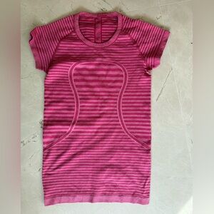 Lululemon t shirt